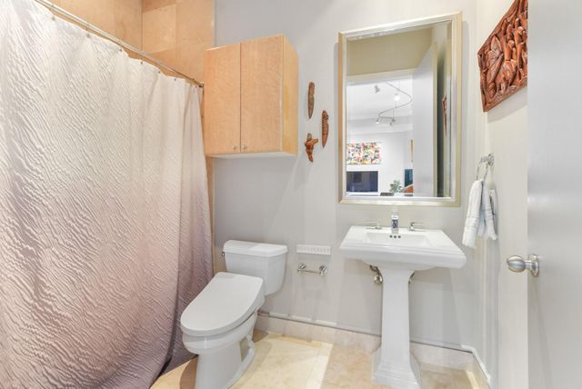 3388 Sage Road 2102, Houston, TX 77056