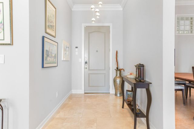 3388 Sage Road 2102, Houston, TX 77056