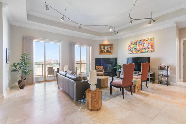 3388 Sage Road 2102, Houston, TX 77056