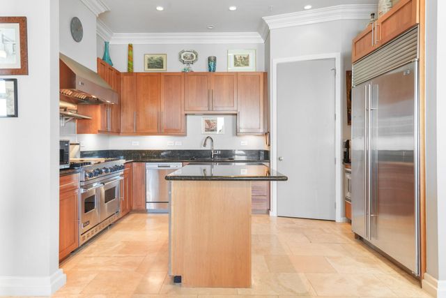 3388 Sage Road 2102, Houston, TX 77056