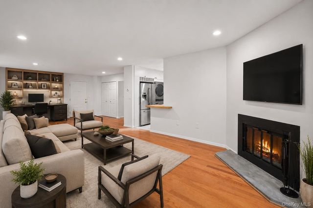 50 Dekalb Avenue N4F, White Plains, NY 10605