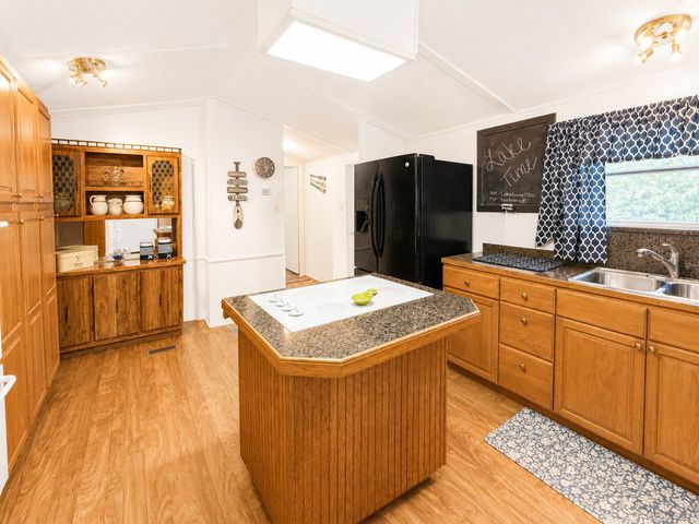 17160 Lakeview Drive, Flint, TX 75762