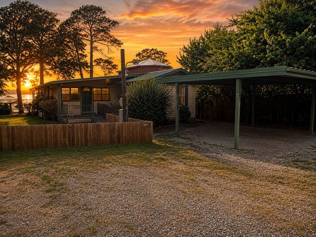 17160 Lakeview Drive, Flint, TX 75762