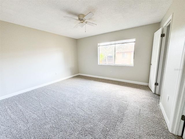 2732 HIDDEN LAKE BOULEVARD D, Sarasota, FL 34237