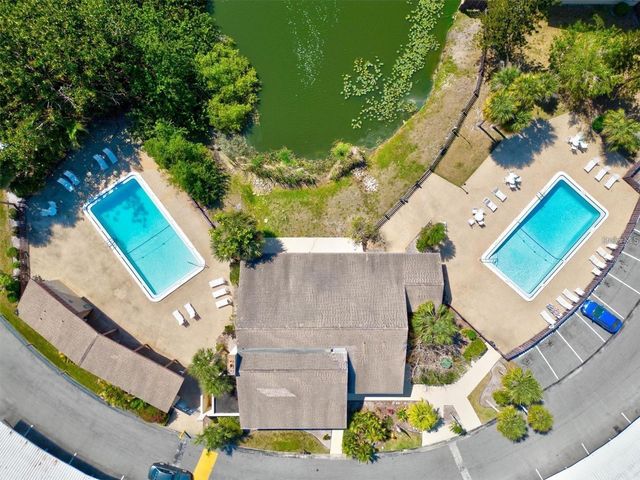 2732 HIDDEN LAKE BOULEVARD D, Sarasota, FL 34237