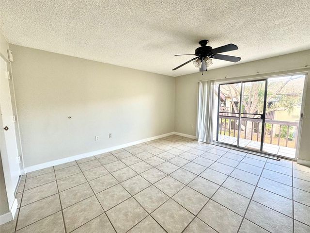 2732 HIDDEN LAKE BOULEVARD D, Sarasota, FL 34237