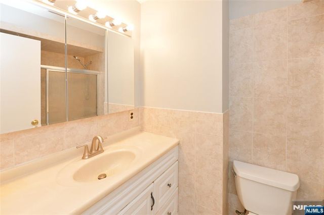 85 Primrose Lane B, Paramus, NJ 07652