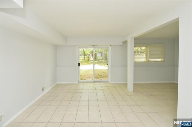 85 Primrose Lane B, Paramus, NJ 07652