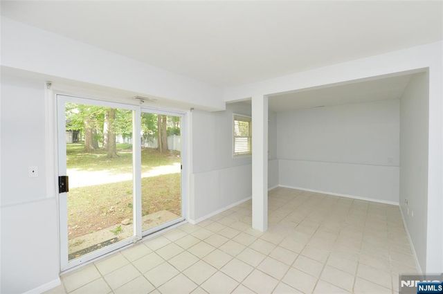 85 Primrose Lane B, Paramus, NJ 07652