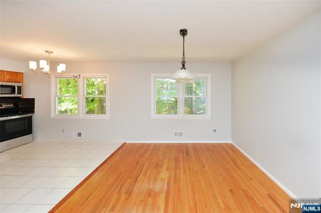 85 Primrose Lane B, Paramus, NJ 07652