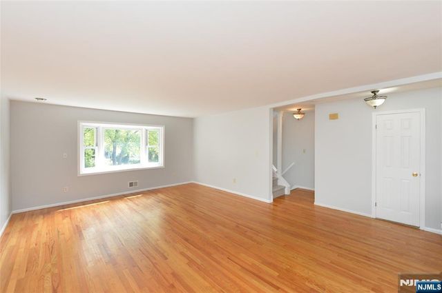 85 Primrose Lane B, Paramus, NJ 07652