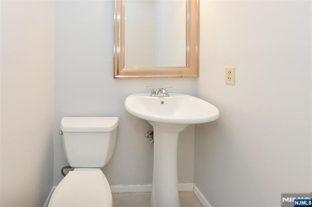 85 Primrose Lane B, Paramus, NJ 07652