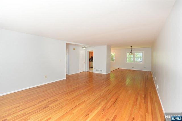 85 Primrose Lane B, Paramus, NJ 07652