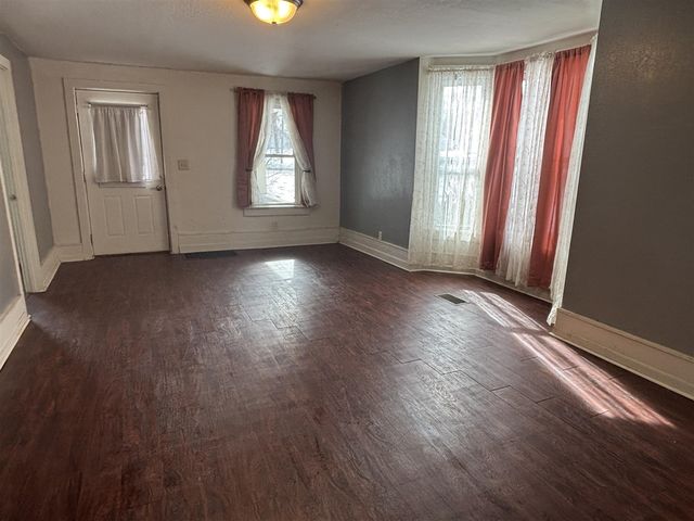 463 E Chicago Street, Jonesville, MI 49250