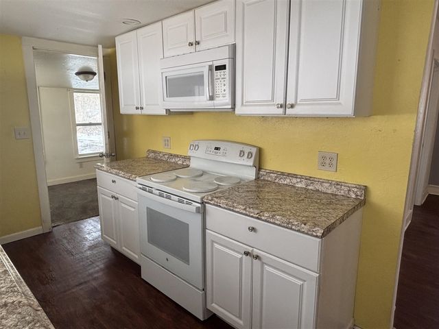 463 E Chicago Street, Jonesville, MI 49250