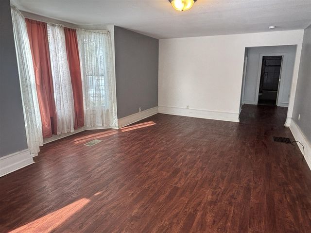 463 E Chicago Street, Jonesville, MI 49250