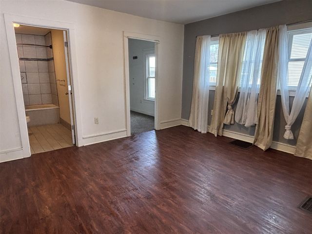 463 E Chicago Street, Jonesville, MI 49250