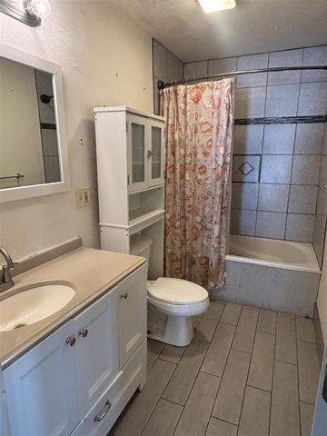 463 E Chicago Street, Jonesville, MI 49250