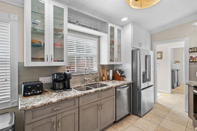 10695 SW Hartwick Drive, Port St. Lucie, FL 34987