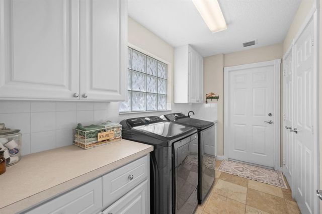 10695 SW Hartwick Drive, Port St. Lucie, FL 34987
