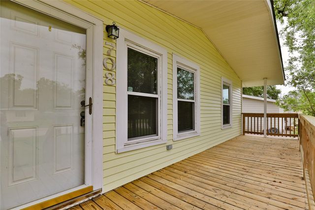 708 Winding Way Street, Lake Jackson, TX 77566