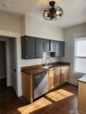 250 S Douglas Avenue, Springfield, OH 45505