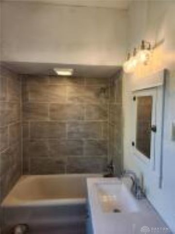 250 S Douglas Avenue, Springfield, OH 45505