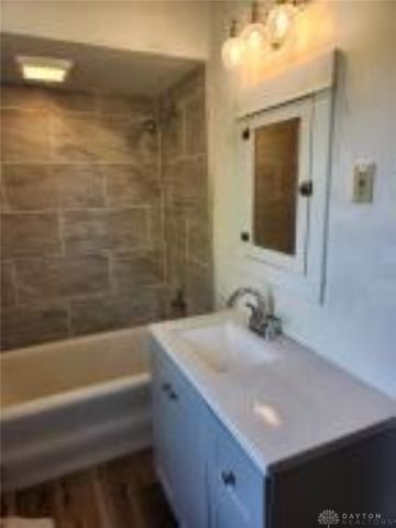 250 S Douglas Avenue, Springfield, OH 45505