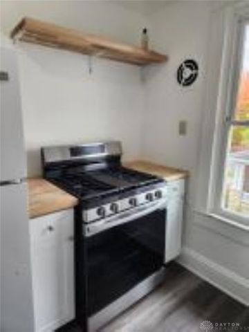 250 S Douglas Avenue, Springfield, OH 45505