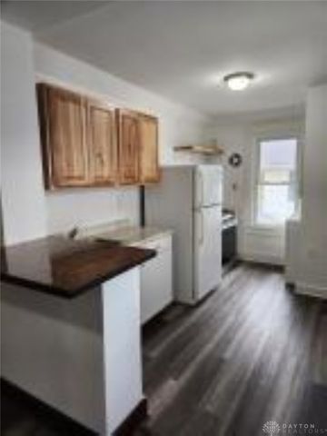 250 S Douglas Avenue, Springfield, OH 45505