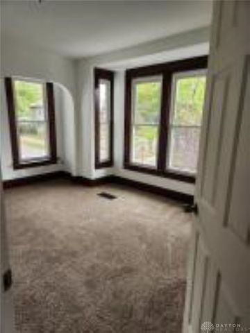 250 S Douglas Avenue, Springfield, OH 45505