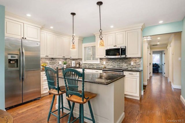 84 Strathmore Gate Drive, Stony Brook, NY 11790