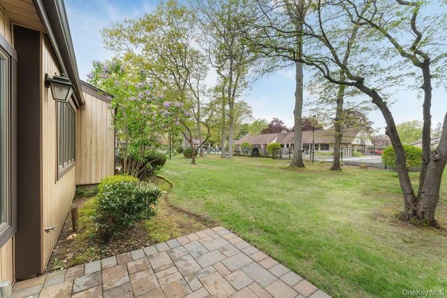 84 Strathmore Gate Drive, Stony Brook, NY 11790