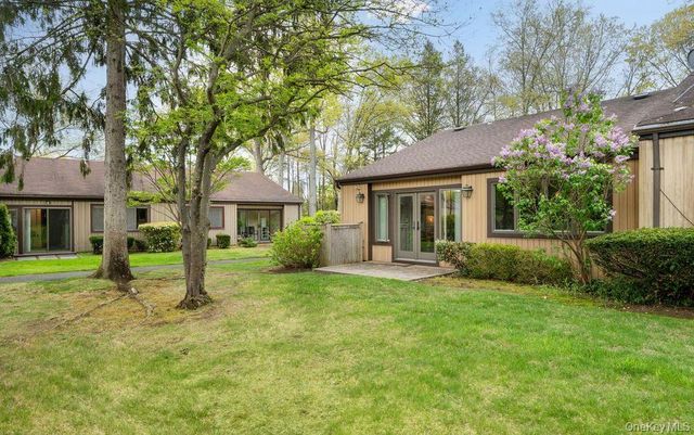 84 Strathmore Gate Drive, Stony Brook, NY 11790