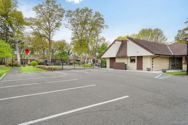 84 Strathmore Gate Drive, Stony Brook, NY 11790