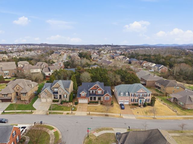 8817 Ivy Mount Ln, Nolensville, TN 37135