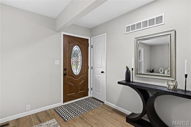 3317 Town And Country Lane, St Charles, MO 63301