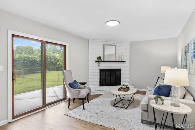 3317 Town And Country Lane, St Charles, MO 63301