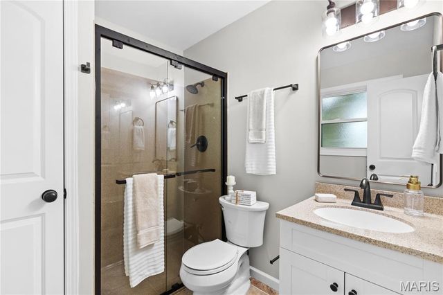 3317 Town And Country Lane, St Charles, MO 63301