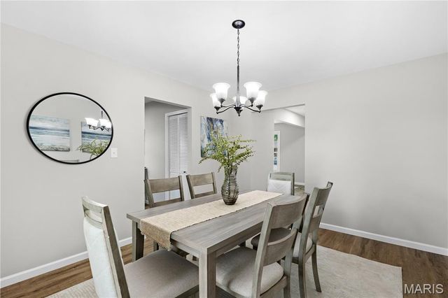 3317 Town And Country Lane, St Charles, MO 63301