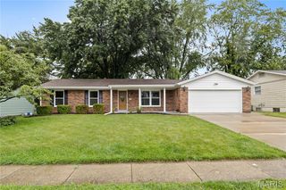 3317 Town And Country Lane, St Charles, MO 63301