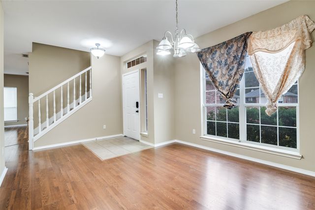 211 Ray Creek Drive, Longview, TX 75605