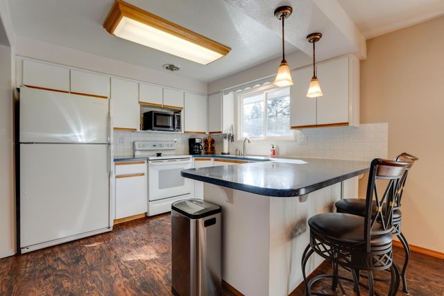 9513 W Nelson Dr, Nine Mile Falls, WA 99026