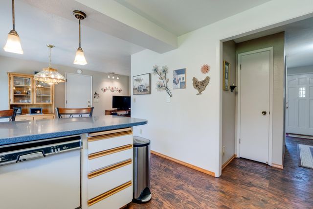 9513 W Nelson Dr, Nine Mile Falls, WA 99026