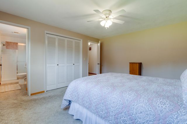 9513 W Nelson Dr, Nine Mile Falls, WA 99026