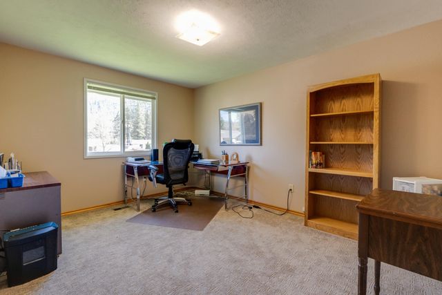 9513 W Nelson Dr, Nine Mile Falls, WA 99026
