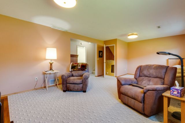 9513 W Nelson Dr, Nine Mile Falls, WA 99026