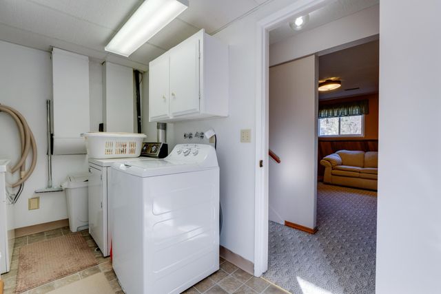 9513 W Nelson Dr, Nine Mile Falls, WA 99026