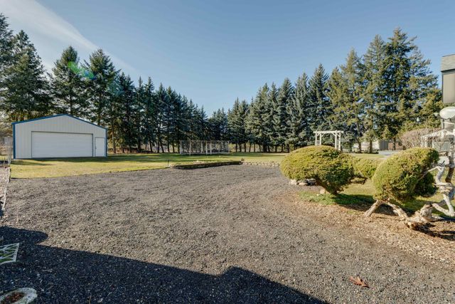 9513 W Nelson Dr, Nine Mile Falls, WA 99026