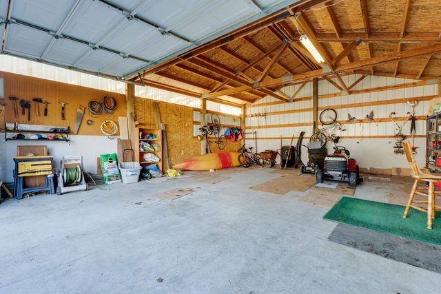 9513 W Nelson Dr, Nine Mile Falls, WA 99026